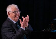 Uzsāk kriminālprocesu par nelikumīgām darbībām ar Raimonda Paula personas datiem