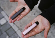 Prātam neaptveramās nepatikšanās nonācis kāds nelegālo “saltiņu” tirgotājs salti, veipi, veipošana