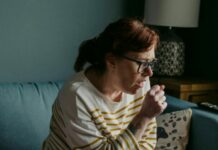 Kad rudenī kņudina kaklā