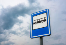 Divu zagļu brauciens Rīgas autobusā beidzas visai negaidīti