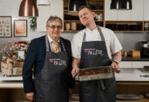 Vakariņas pa lēto: Žoržs Siksna grilē vistas fileju ar dārzeņiem