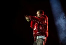 Deniss izdod minialbumu “Plejādes” un tā singlu “Pasēdēt” ar videoklipu