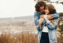 Kā katra zodiaka zīme parāda, ka tevi vēlas