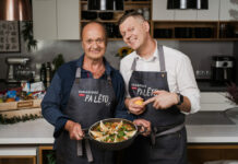 Jānis Jarāns gremdējas atmiņās par slavas gadiem un gatavo gardu paelju ar garnelēm