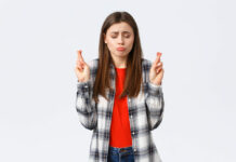 Uzmanies! 2026. gads šīm trim horoskopa zīmēm līdz šim būs vissliktākais