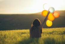 Astrologi izceļ 5 zodiaka zīmes: šī nedēļa viņām var atnest negaidītu pavērsienu