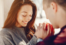Kad flirts kļūst par kaut ko vairāk? 8 pazīmes, kuras ir grūti pārprast