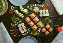 Vai suši patiešām ir veselīgs? Uztura speciālisti atklāj, kurus suši izvēlēties un no kuriem labāk izvairīties